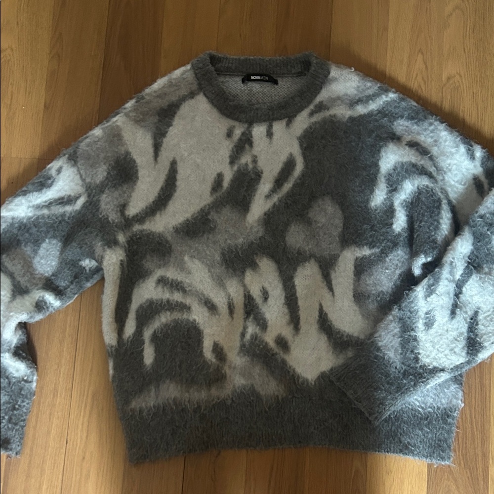 Fashion Nova Gray and White Crewneck Sweater